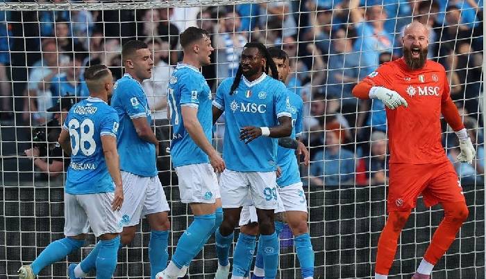soi kèo Napoli vs Cremonese, 01h45 ngày 25/4